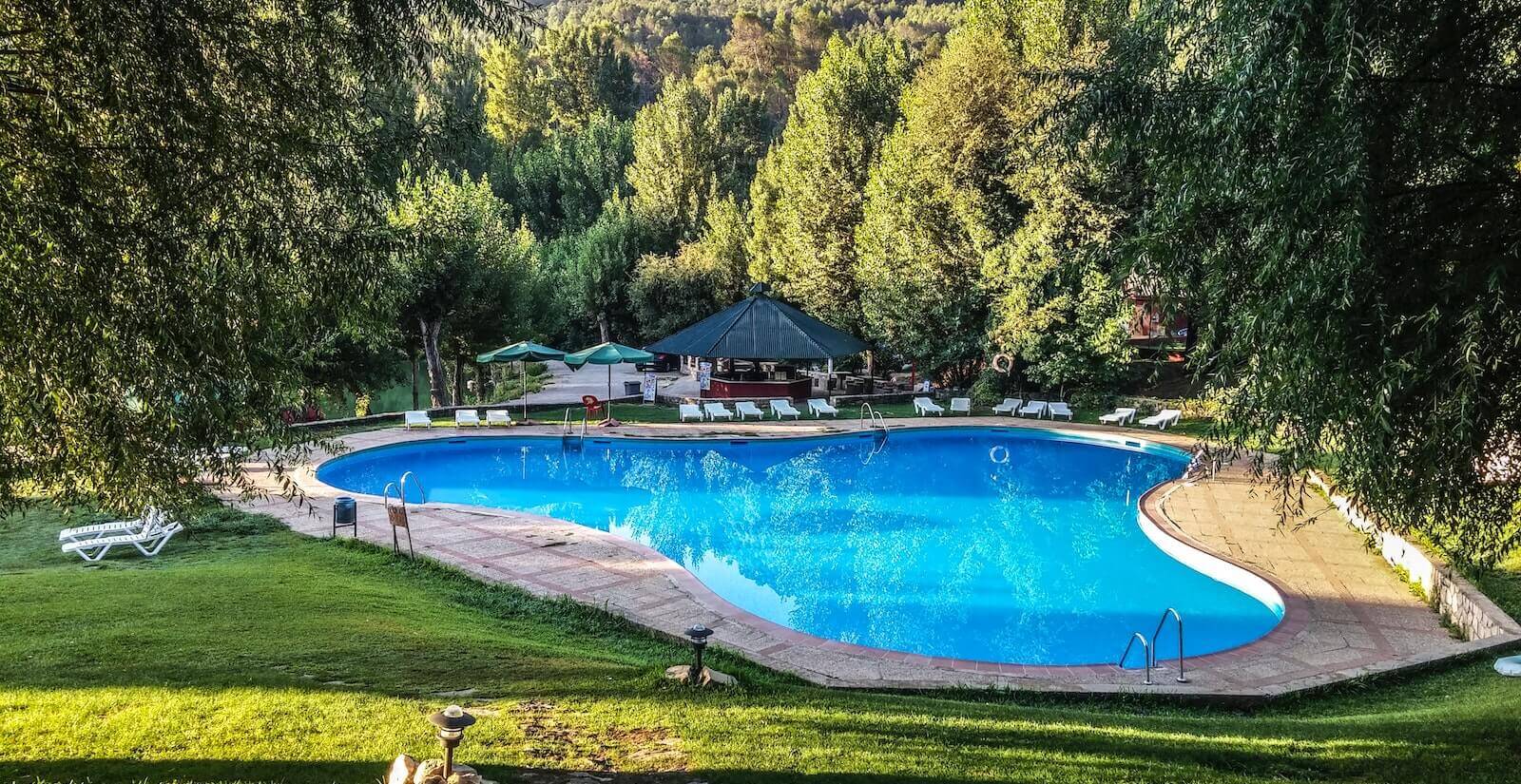Spikeball im Pool - Wassersport mal anders
