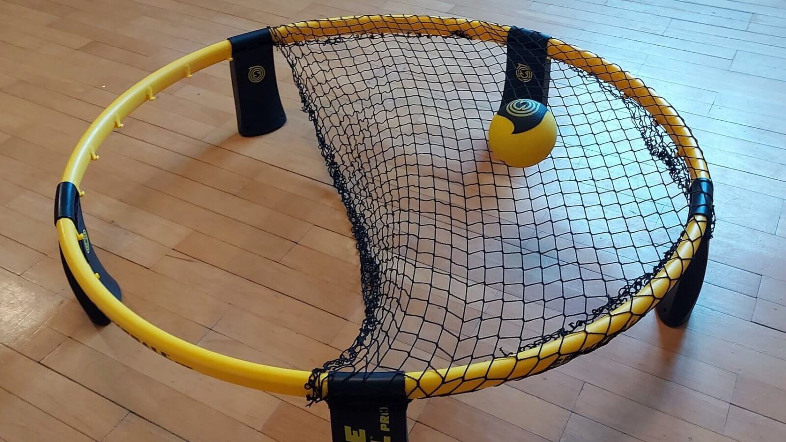 Spikeball Netz spannen – so gehts richtig