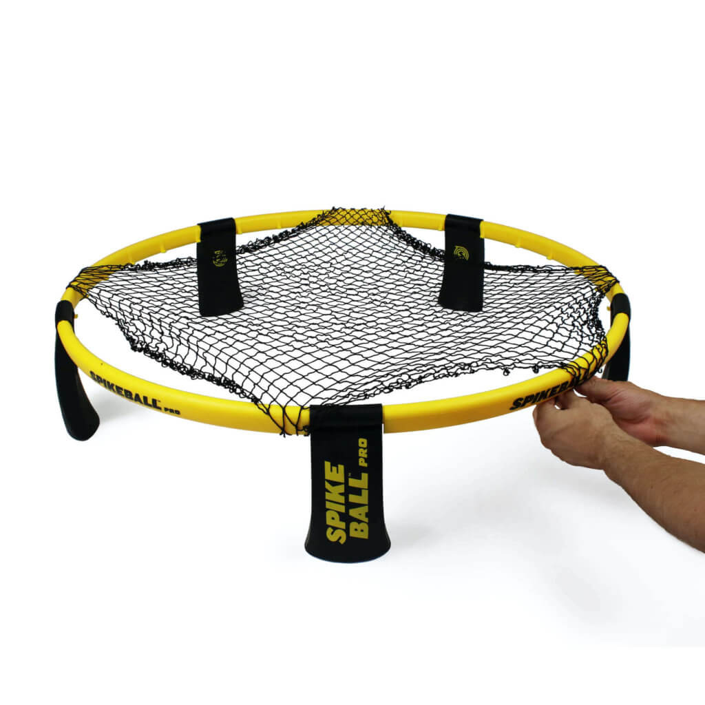 Spannen des Spikeball Netzes